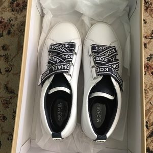 Michael Kors Women Fashion Sneakers Size 5M
